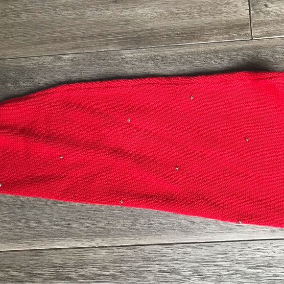 Red sequin sweater. Perfect for the card player. - Picture 6 of 8
